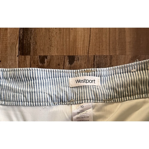 Westport Woman's Skort Blue White Railroad Pinstripe Denim Pockets Size 10 - Picture 5 of 5